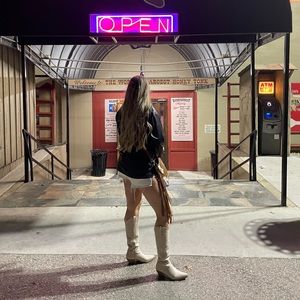 Meet your Posher, Mckenzie